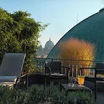 Hotel De Rome 5*