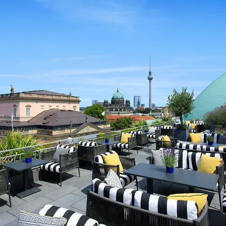 Hotel De Rome 5*